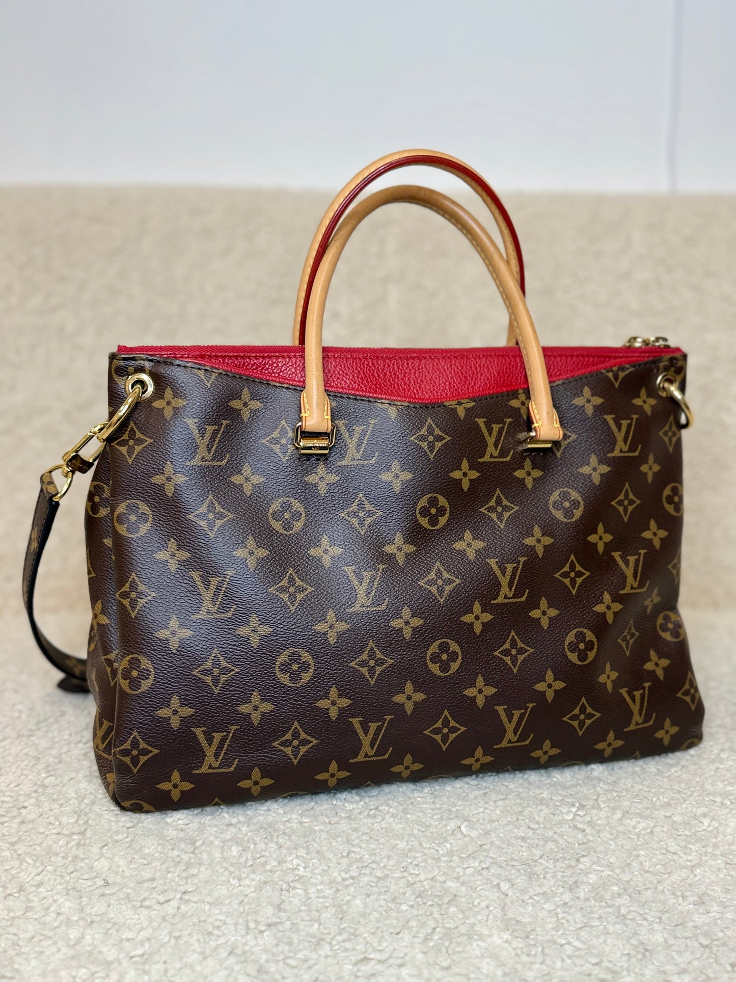 Louis Vuitton Pallas MM