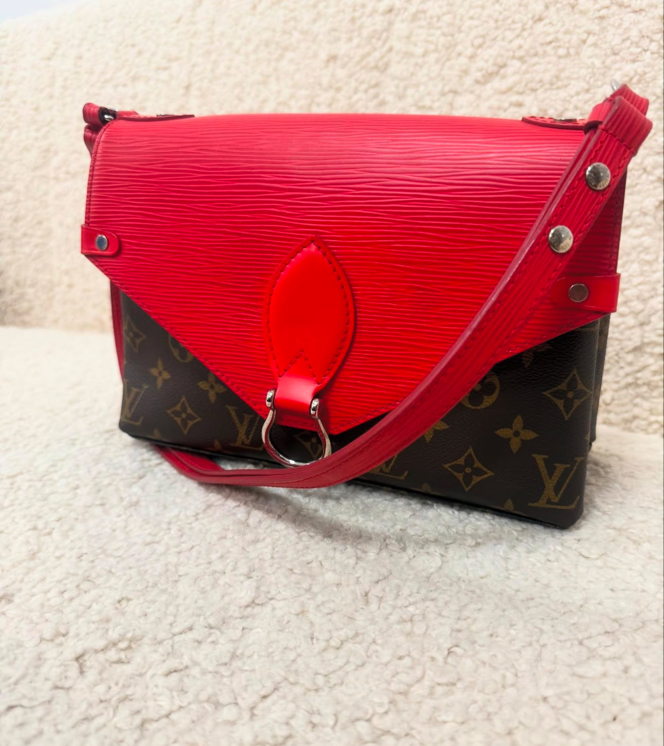 Louis Vuitton Saint Michel