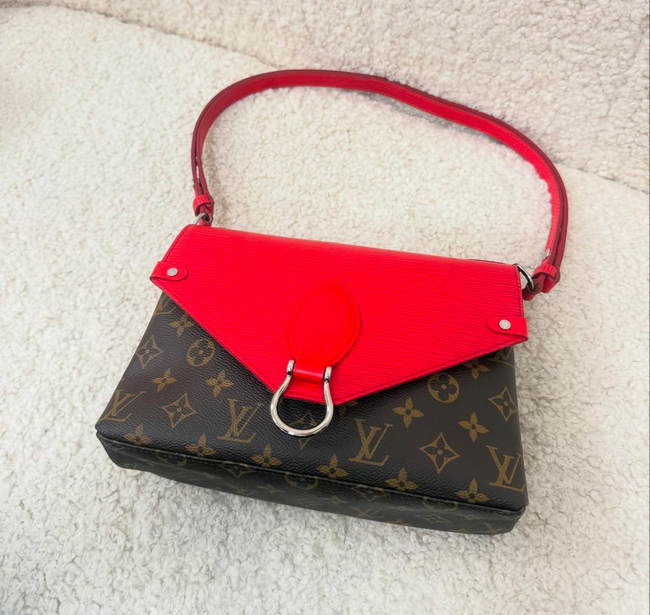 Louis Vuitton Saint Michel