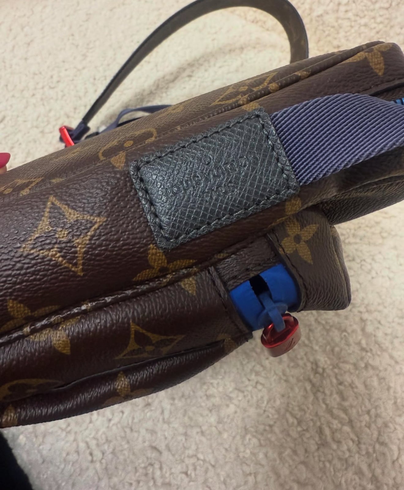 Louis Vuitton Messenger outdoor