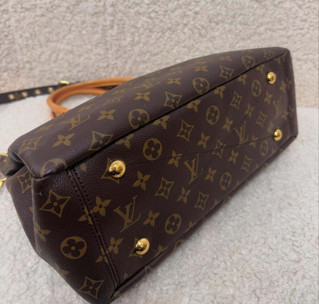 Louis Vuitton Pallas MM