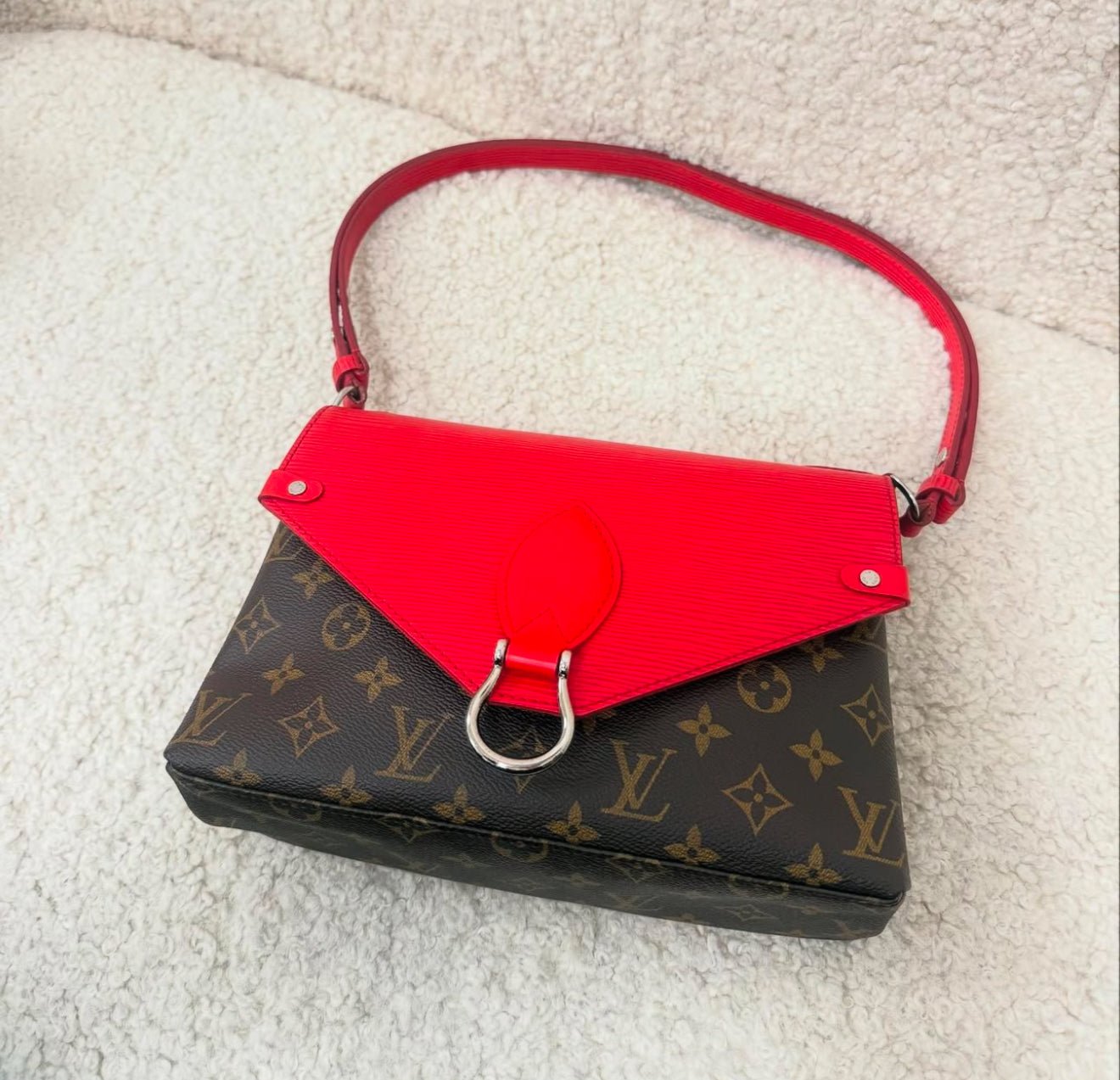 Louis Vuitton Saint Michel