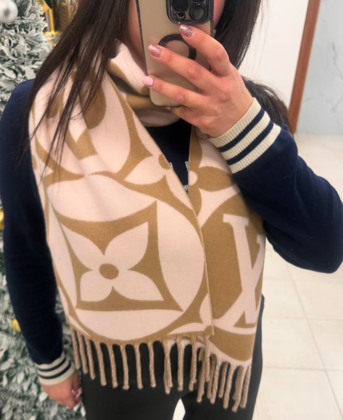 Louis Vuitton Medallion sciarpa