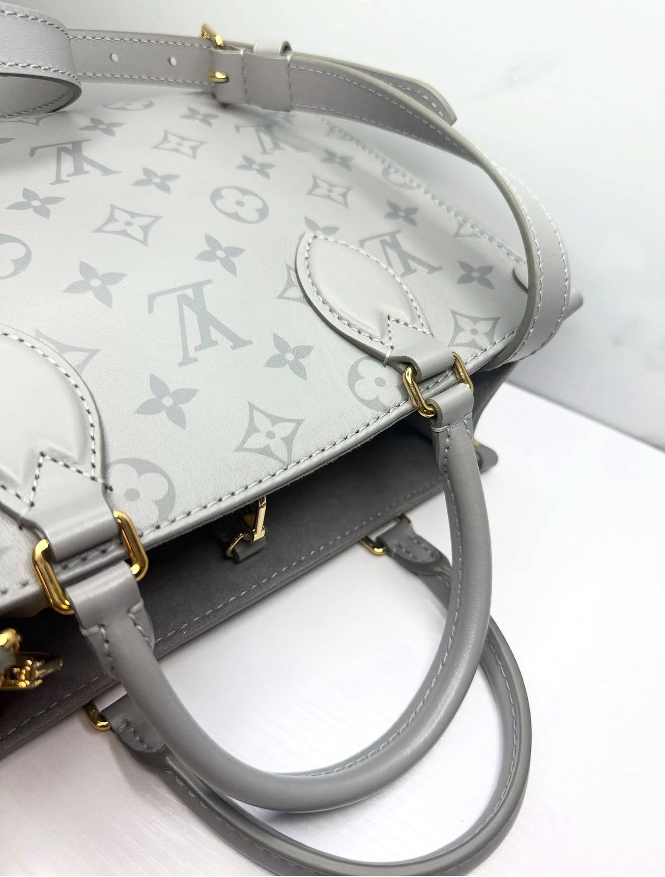 Louis Vuitton On The Go PM