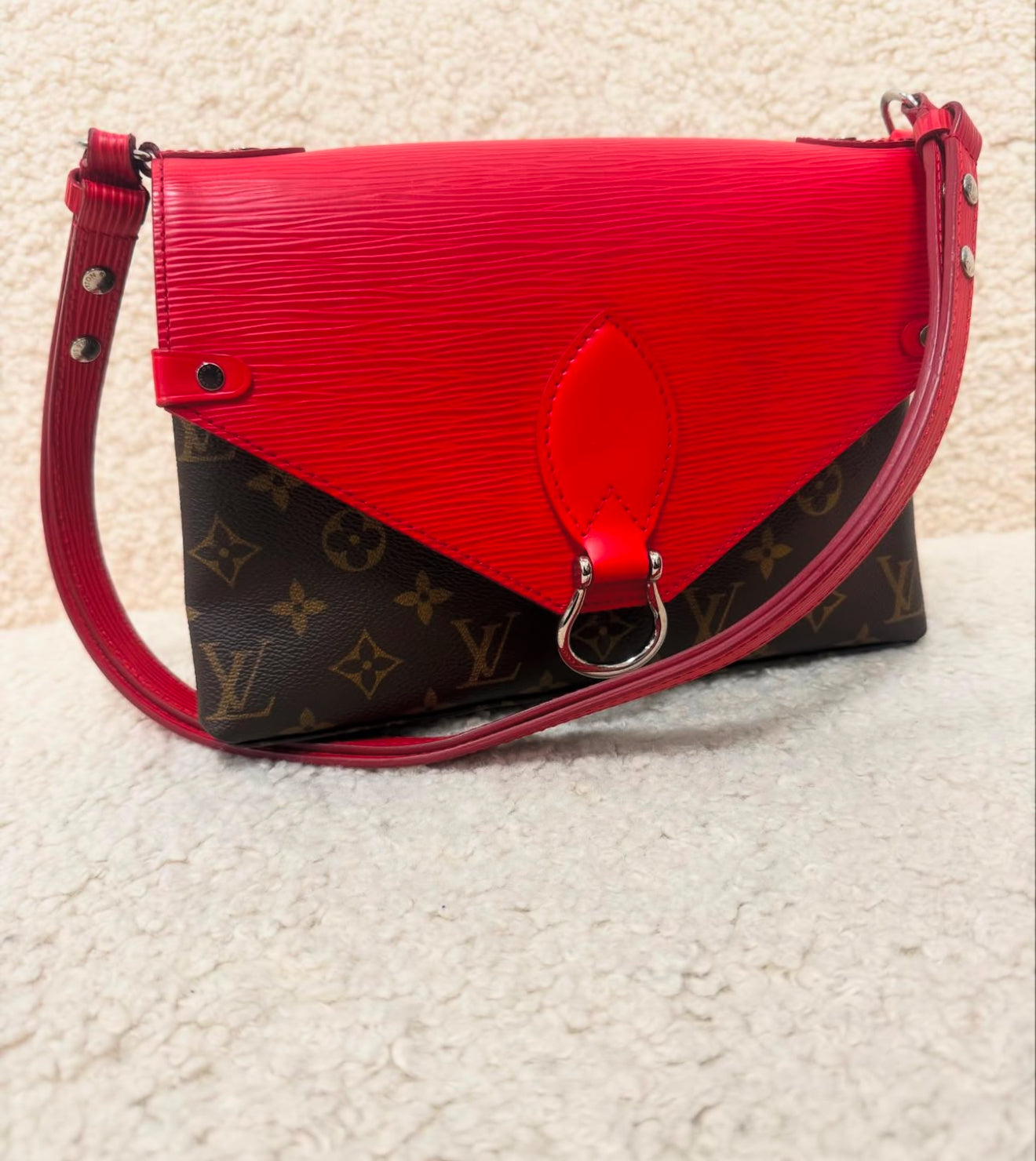 Louis Vuitton Saint Michel