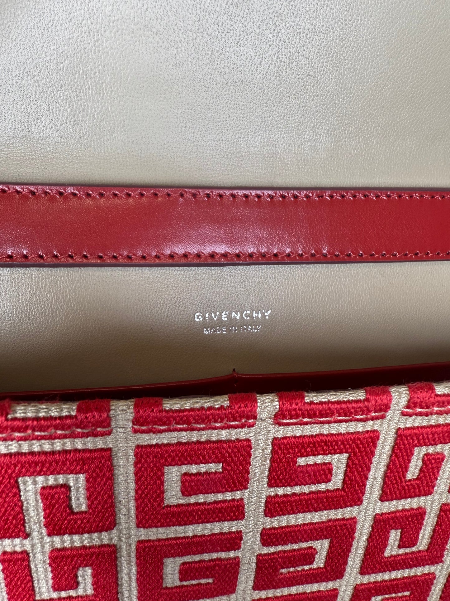 Givenchy pochette 4G