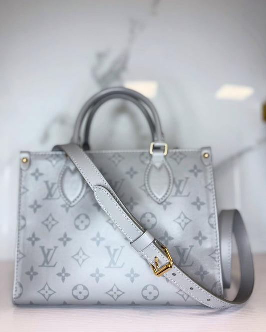Louis Vuitton On The Go PM