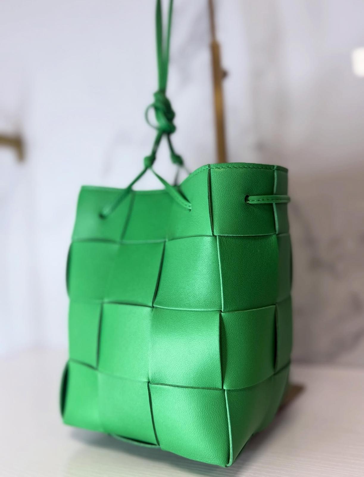 Cassette Bucket Bottega Veneta