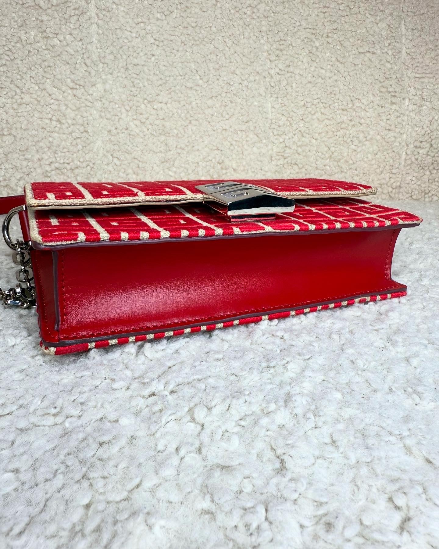 Givenchy pochette 4G