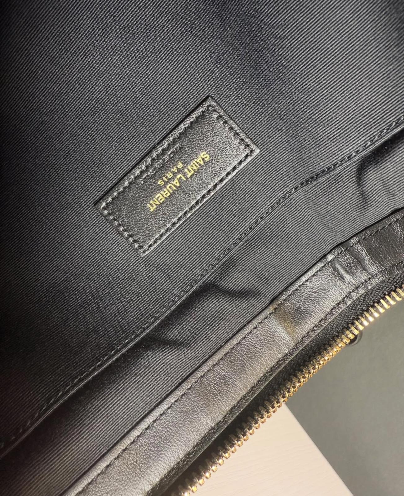 Pochette Saint Laurent