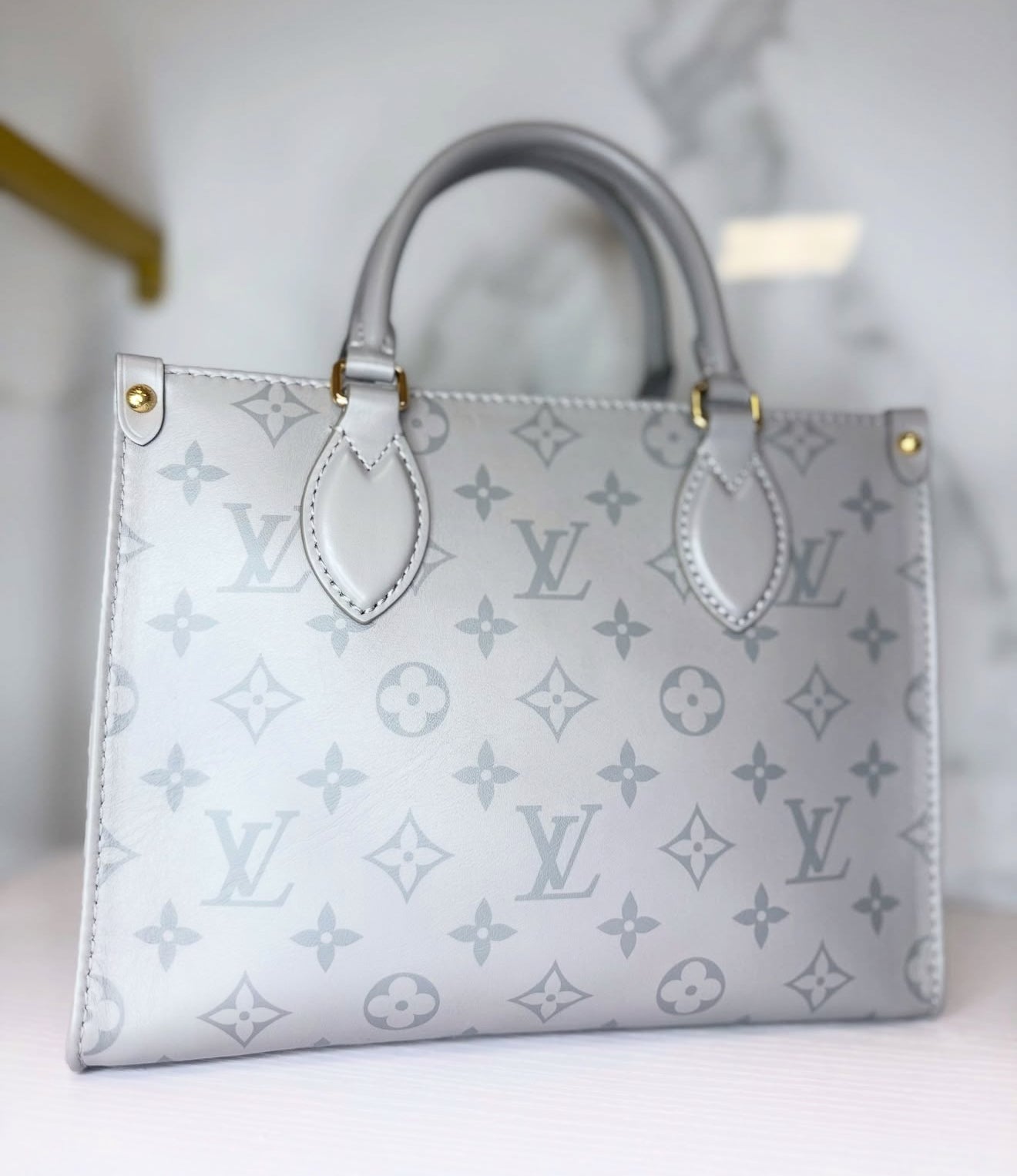 Louis Vuitton On The Go PM