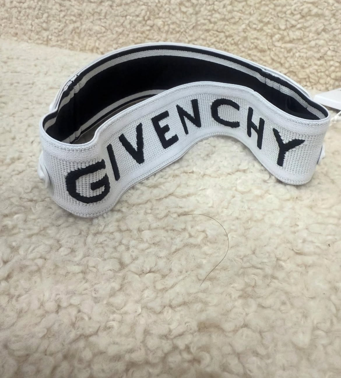 Visiera Givenchy