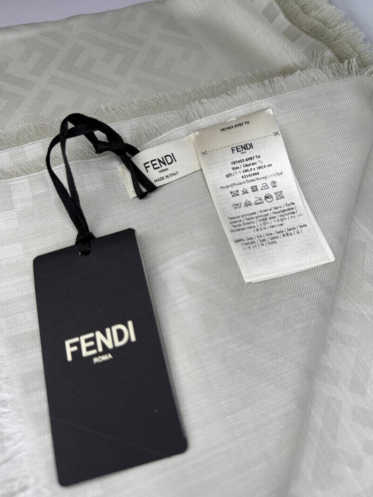 Scialle Fendi